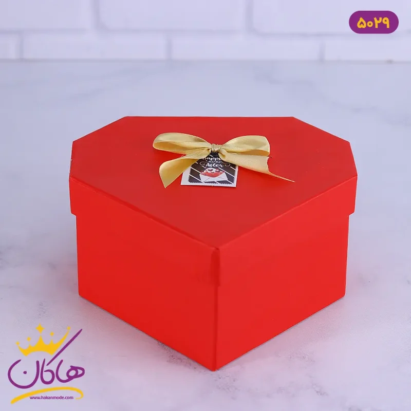 جعبه هدیه قلبی قرمز