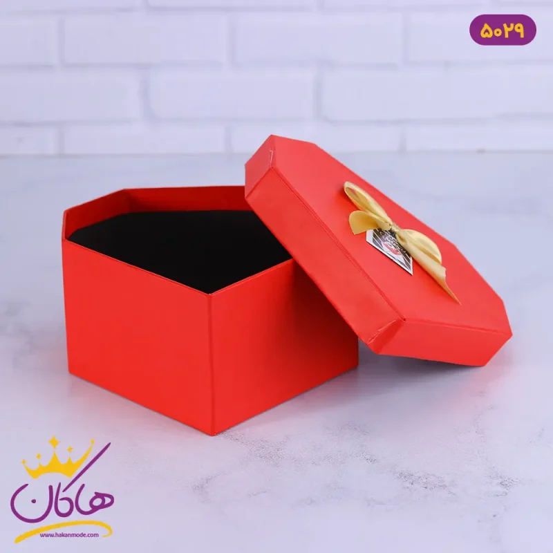 جعبه هدیه قلبی قرمز