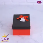جعبه هدیه قرمز مشکی ساده از رو به رو