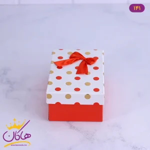 جعبه هدیه قرمز و سفید خال خالی
