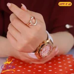 انگشتر زنانه استنلس استیل هیچ رزگلد از نمای روی دست مدل