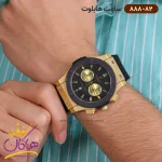 ساعت هابلوت کرنوگراف مشکی طلایی مردانه نمای نزدیک روی دست