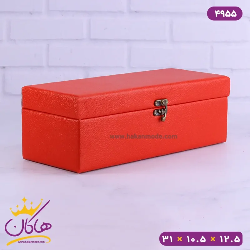 جعبه هدیه قرمز طرح دار