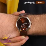ساعت رومانسون مردانه بند چرمی 1217/10 نمای روی دست از نزدیک