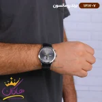 ساعت رومانسون مردانه بند چرمی 1217/7 نمای روی دست از دور