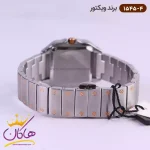 ساعت ویکتور زنانه فلزی نقره ای قاب مربع 1545/4 نمای بسته قفل