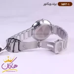ساعت ویکتور زنانه فلزی تمام نقره ای قاب نگین 1562/1 نمای باز قفل