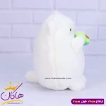 عروسک پولیشی گربه اووکادو به دست سفید از نمای بغل