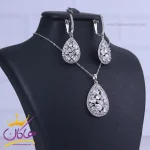 نیم ست استیل زنانه طرح اشک نگین‌ دار از نمای کنار
