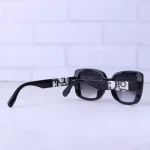 دسته عینک آفتابی دیور زنانه فریم مستطیل تمام مشکی 8842/1