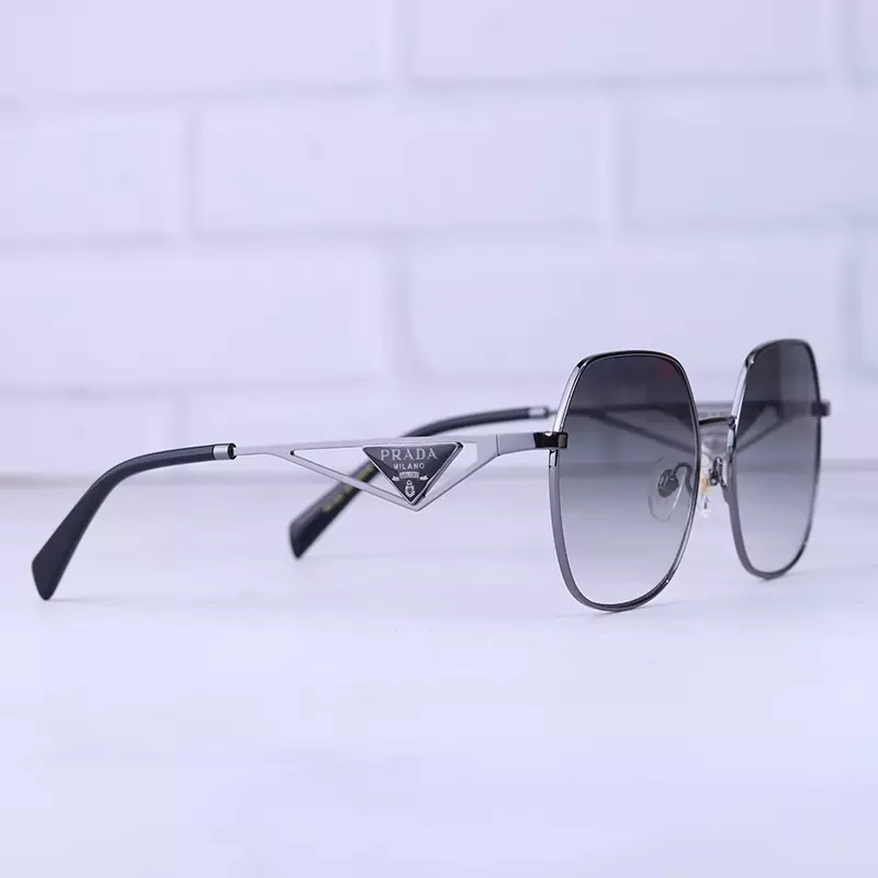 عدسی عینک آفتابی پرادا زنانه فریم فلزی گرد طوسی PR 59Z/3