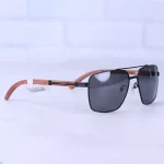 عدسی عینک آفتابی مردانه کارتیر فریم مربع دسته چوبی CT 0376S/1