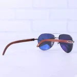 دسته عینک آفتابی کارتیر مردانه فریم خلبانی دسته چوبی T 8200769/1