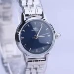 نمای نزدیک ساعت عقربه ای الگانس زنانه فلزی نقره ای صفحه سرمه ای 8020/2