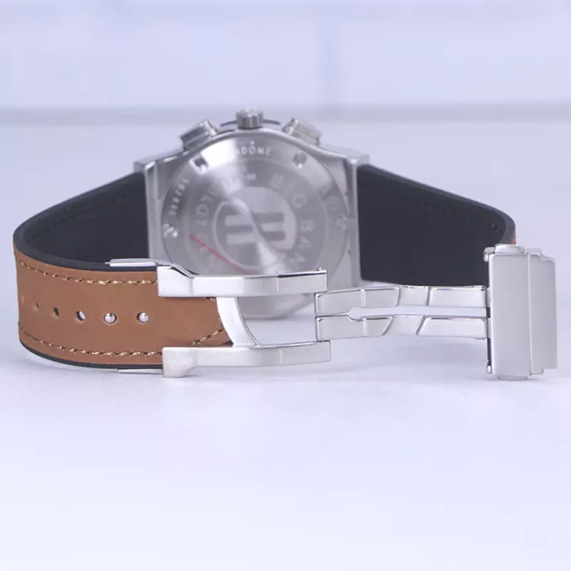 نمای باز قفل ساعت مچی هابلوت مردانه بند جیر صفحه دودی کرنوگراف G 888/181