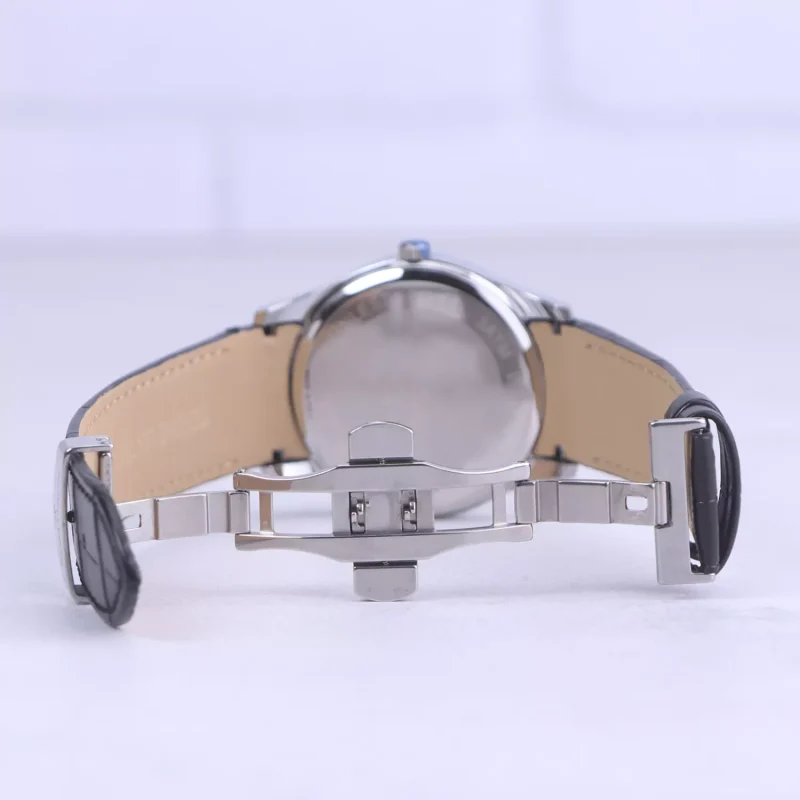 ساعت عقربه ای رومانسون مردانه چرم مشکی قاب نقره ای G1533/2 2 نمای باز ساعت عقربه ای رومانسون مردانه چرم مشکی قاب نقره ای G1533/2