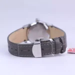 نمای بسته ساعت مچی رومانسون زنانه بند چرم طوسی قاب نقره ای L1535/3