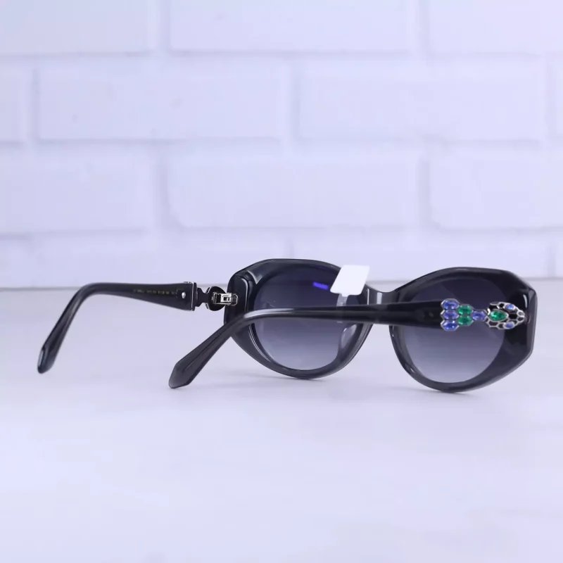 عینک آفتابی بولگاری زنانه فریم گربه ای مشکی استیت BV 1805/1 2 دسته عینک آفتابی بولگاری زنانه فریم گربه ای مشکی استیت BV 1805/1