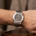 ساعت مچی پتک فیلیپ مردانه فلزی نقره ای صفحه خاکستری 8058/8 - Image 2