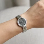 ساعت مچی تیسوت زنانه فلزی نقره ای صفحه مشکی L 31612/2 - Image 2